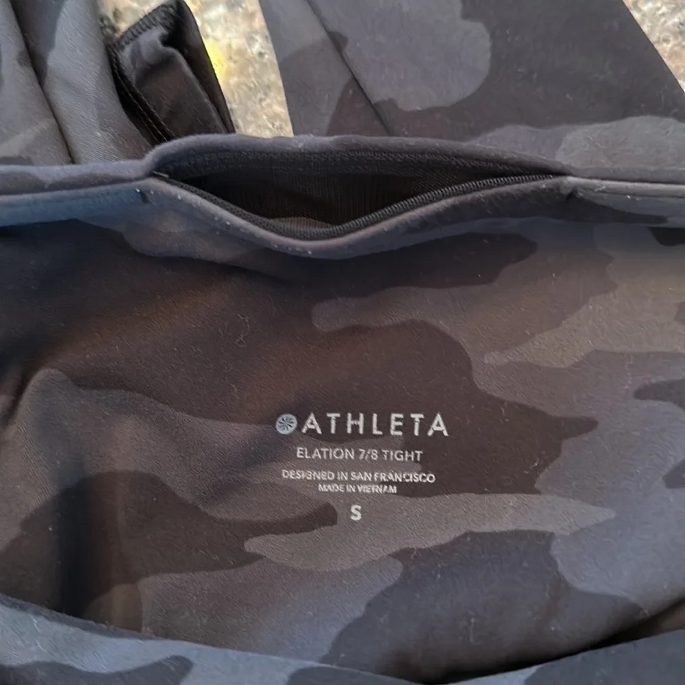 Athleta Elation Camo 7/8 Tight